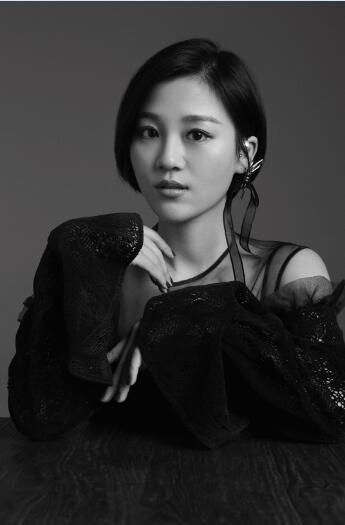 VEECO ZHAO发布2018春夏系列女装,灵感源自