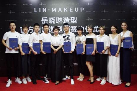 第一时尚对话中国创意时尚化妆造型家岳晓琳
