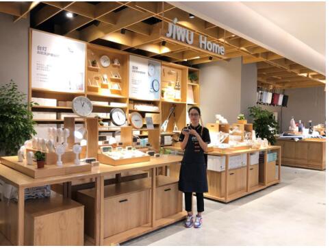 当苏宁小店遇上机械臂 智慧零售解决消费“最后一公里”