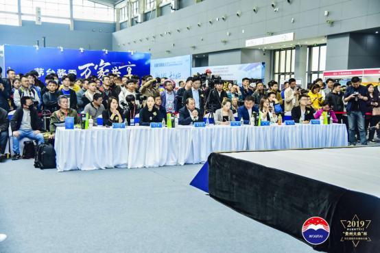 活力装旗袍时装及礼服 模特大赛落幕 2019“贵州大曲”杯河北国际汽车模特大赛于21日在石家庄正定国际会展中心圆满落幕!