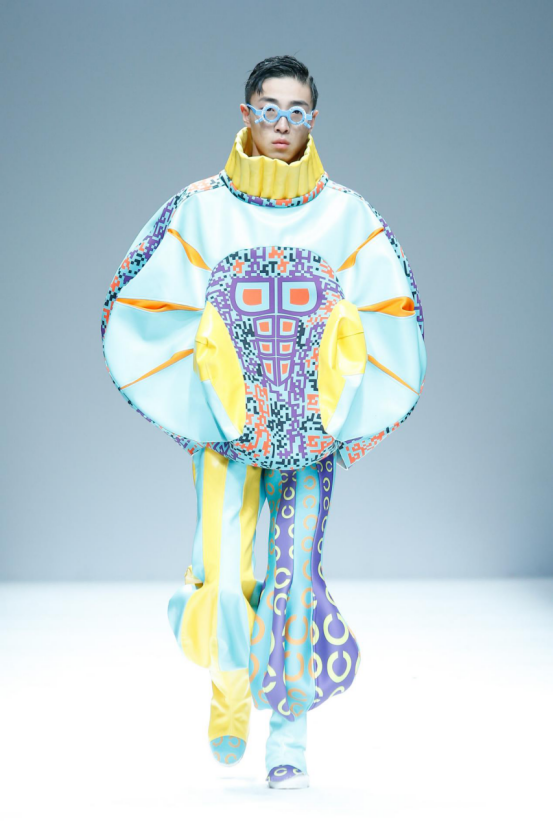 寻访旅途中的未知数 独特廓型彰显年轻人欢乐气息 寻访旅途中的未知数 独特廓型彰显年轻人欢乐气息