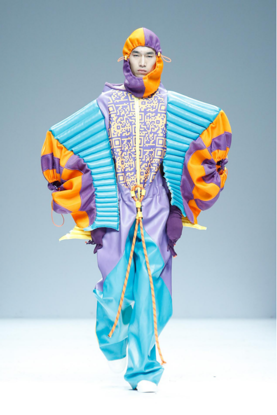 寻访旅途中的未知数 独特廓型彰显年轻人欢乐气息 寻访旅途中的未知数 独特廓型彰显年轻人欢乐气息