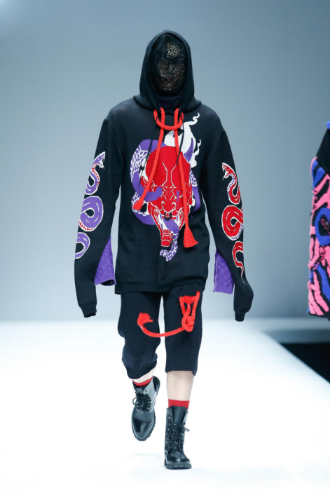 寻访旅途中的未知数 独特廓型彰显年轻人欢乐气息 寻访旅途中的未知数 独特廓型彰显年轻人欢乐气息