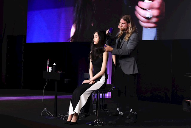 闪耀风型只为专业发型师打造 第三届戴森风尚造型大赛决赛落幕上海 闪耀风型只为专业发型师打造 第三届戴森风尚造型大赛决赛落幕上海