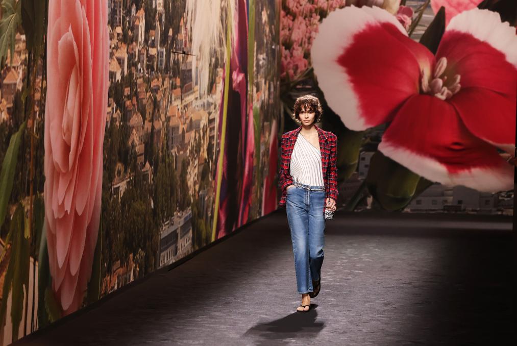 巴黎时装周：香奈儿发布春夏新品