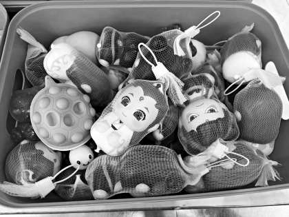 玩具货架上 危险仍不少