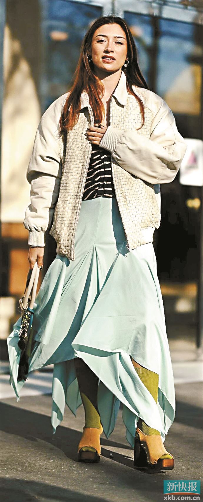 春天的风 一半飒酷一半柔美