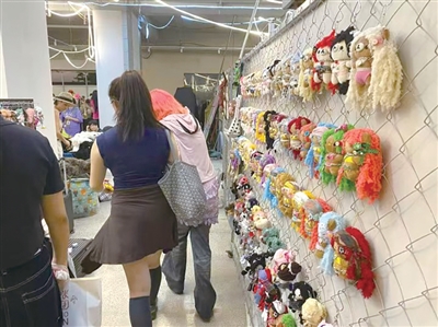 小众“跳蚤市场”的年轻人们